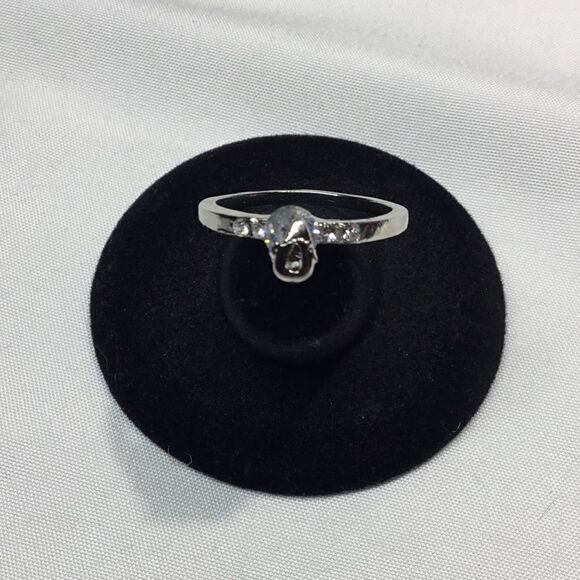 Unique Setting Fashion Ring (UC3) - Picture 2 of 9